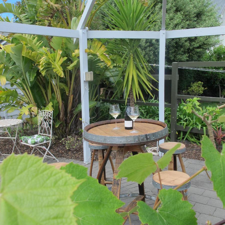 Chez Tiare - The Private Wing Bed & Breakfast Napier Exterior photo